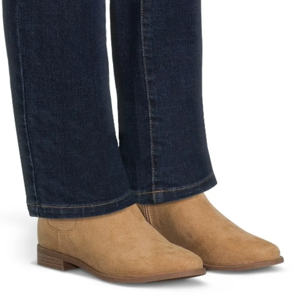 Women's Core Chelsea Boot gore easy on/off low heel Slip-resistant size 6.5